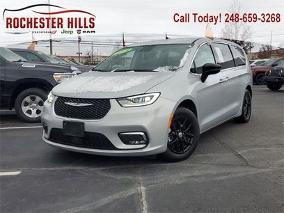 Certified 2024 Chrysler Pacifica Touring-L