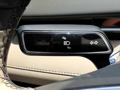Used 2025 Lincoln Nautilus Reserve w/ Jet Appearance Package AWD/4WD image 23