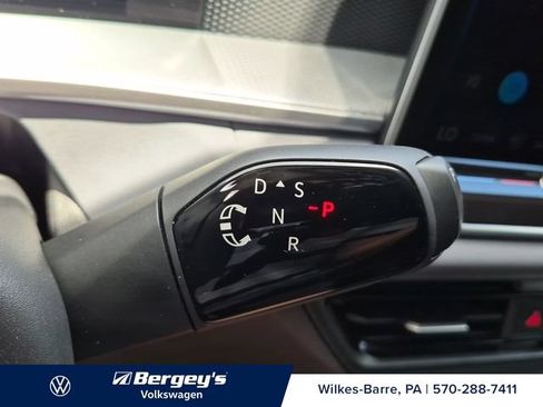 Certified 2026 Volkswagen Tiguan SE AWD/4WD image 22