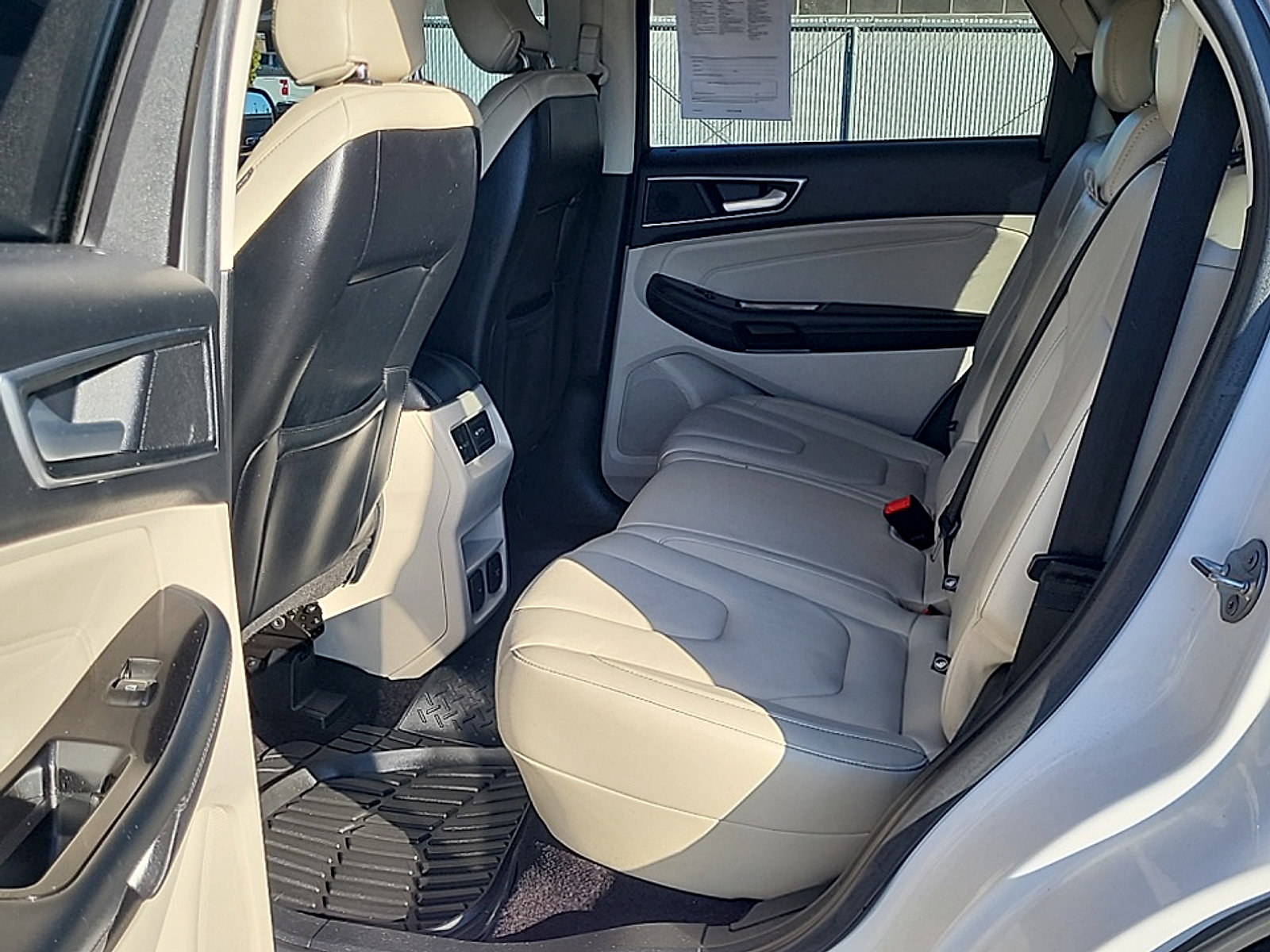Used 2017 Ford Edge Titanium w/ Technology Package AWD/4WD image 12