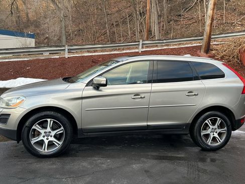 Used 2013 Volvo XC60 T6 image 2