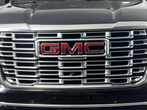 Used 2025 GMC Yukon Denali image 10