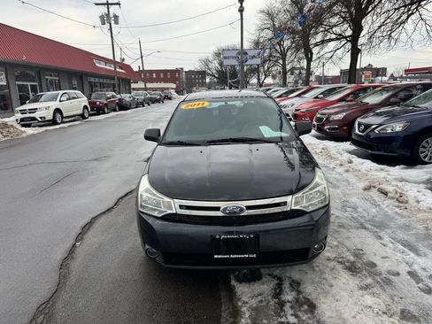 Used 2011 Ford Focus SE w/ Sedan SE Appearance Pkg image 11