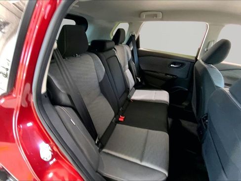 Used 2023 Nissan Rogue SV AWD/4WD image 17