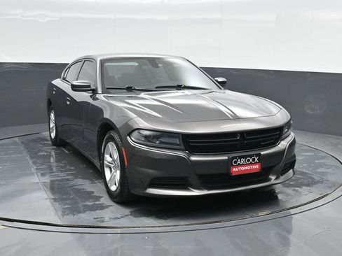 Used 2019 Dodge Charger SXT image 6