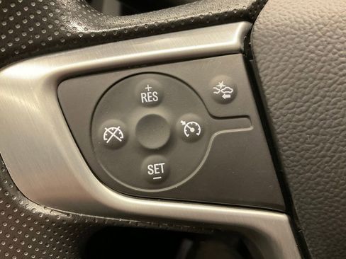 Used 2023 GMC Acadia SLE w/ Driver Convenience Package image 18