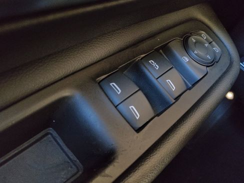 Used 2022 GMC Terrain SLE image 27