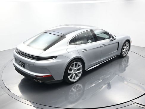Used 2024 Porsche Panamera 4 image 37