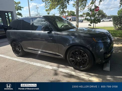 Used 2023 Land Rover Range Rover SE AWD/4WD image 3