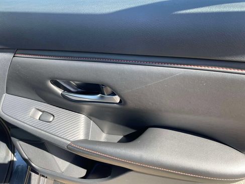 Used 2025 Nissan Sentra SR FWD image 11