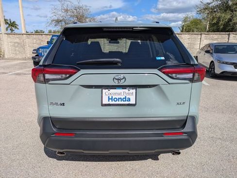 Used 2022 Toyota RAV4 XLE w/ Convenience Package image 5