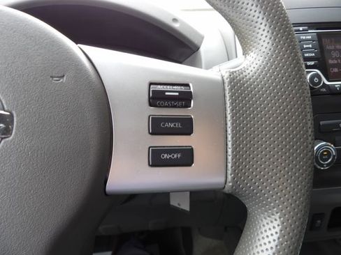 Used 2015 Nissan Frontier SV AWD/4WD image 19