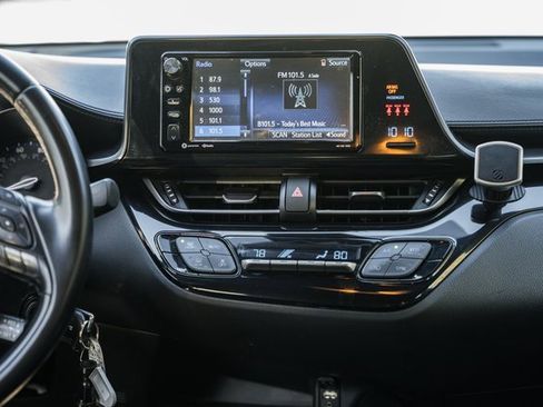 Used 2018 Toyota C-HR XLE image 6