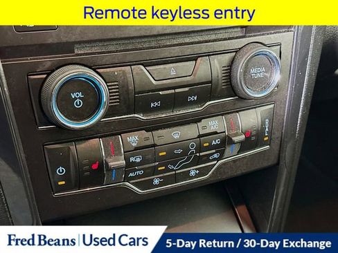 Used 2017 Ford Explorer XLT w/ Equipment Group 202A AWD/4WD image 20