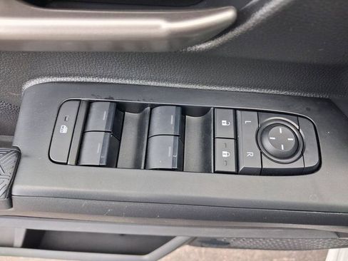 Used 2024 Toyota Tacoma TRD Sport w/ TRD Sport Upgrade Package image 18