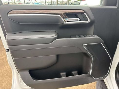 Used 2025 Chevrolet Silverado 1500 LT AWD/4WD image 26