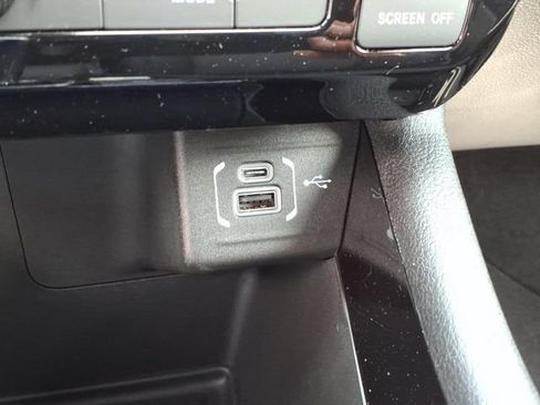 New 2026 Jeep Compass Limited w/ Sun, Sound & Navigation Group AWD/4WD image 11
