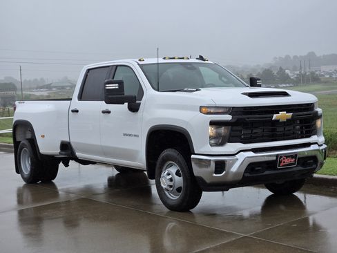New 2026 Chevrolet Silverado 3500 W/T w/ WT/CX Safety Package AWD/4WD image 1