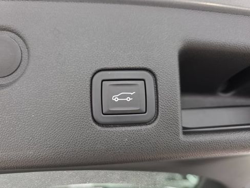 Used 2023 Chevrolet Equinox RS FWD image 35