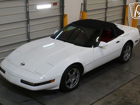 Used 1992 Chevrolet Corvette Stingray Convertible image 16