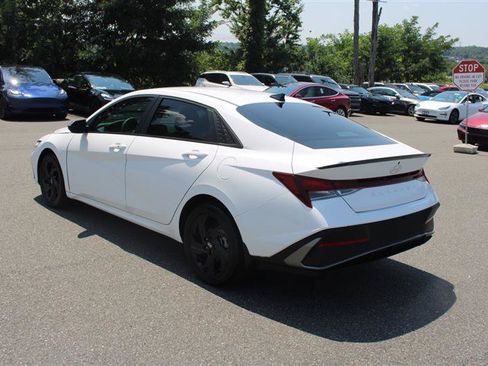 Used 2026 Hyundai Elantra Sport FWD image 6