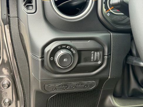 New 2026 Jeep Wrangler Unlimited Sahara AWD/4WD image 16