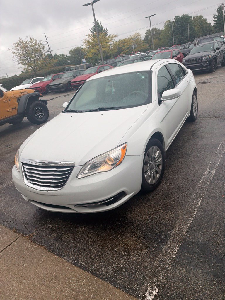 Used 2013 Chrysler 200 LX FWD image 1