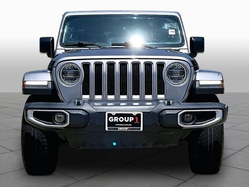 Used 2018 Jeep Wrangler Unlimited Sahara AWD/4WD image 4