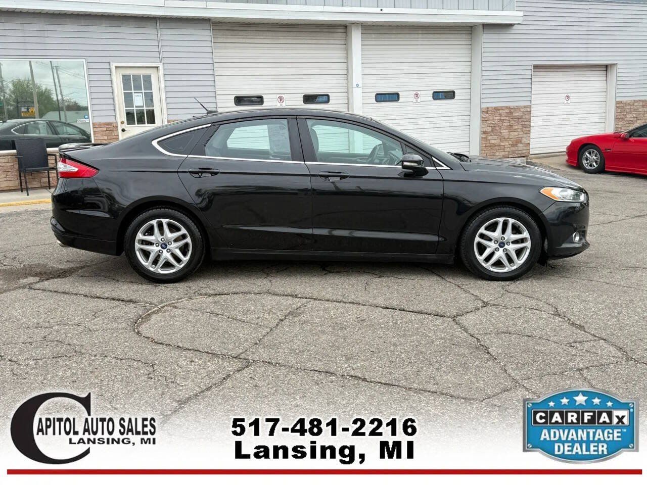 Used 2014 Ford Fusion SE w/ Equipment Group 202A FWD image 9