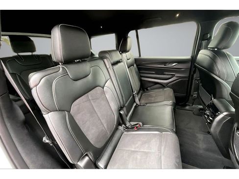 Certified 2024 Jeep Grand Cherokee L Laredo image 24