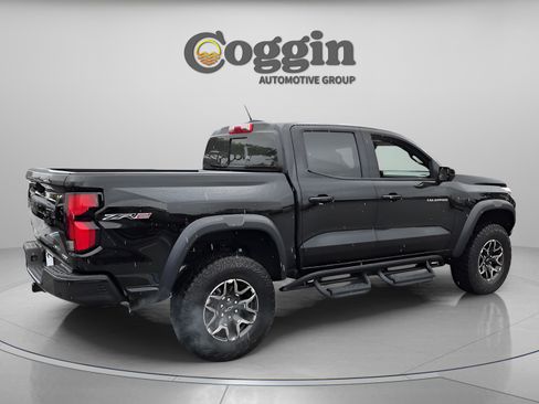Used 2026 Chevrolet Colorado ZR2 w/ Technology Package AWD/4WD image 5