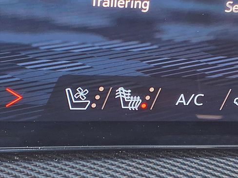 Used 2024 Chevrolet Traverse RS image 4