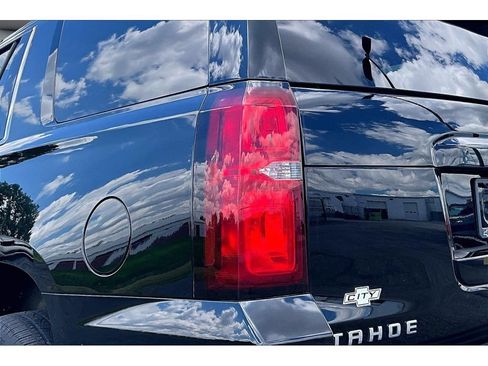 Used 2017 Chevrolet Tahoe Premier AWD/4WD image 34