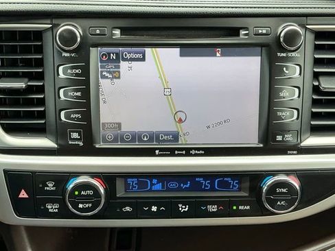 Used 2018 Toyota Highlander Limited Platinum image 12