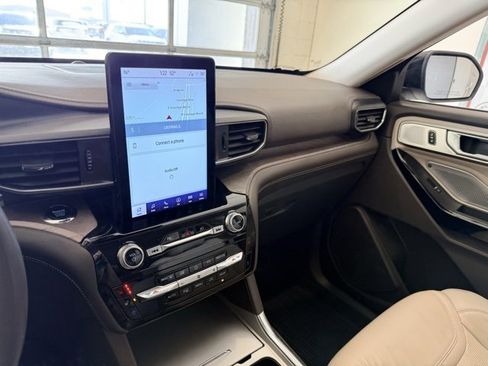 Used 2023 Ford Explorer Platinum w/ Technology Package image 28