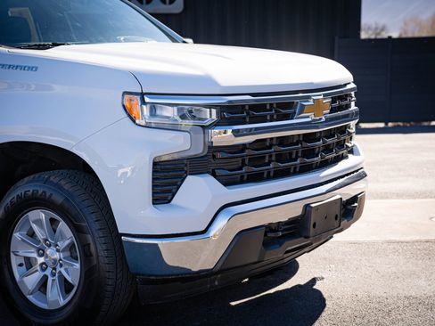 Used 2023 Chevrolet Silverado 1500 LT w/ Work Truck Package image 3