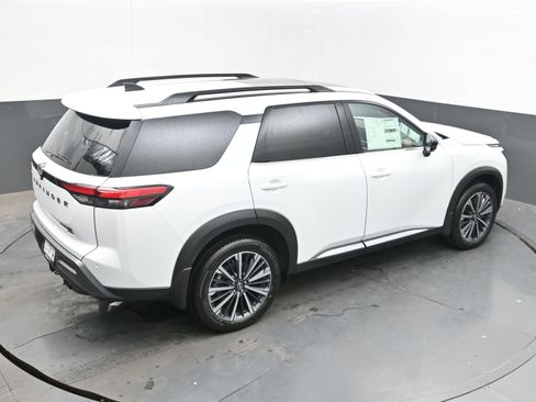 New 2026 Nissan Pathfinder Platinum AWD/4WD image 38