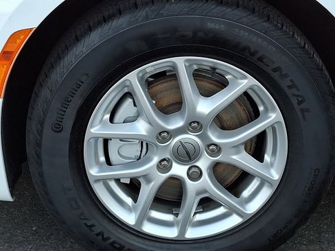 Used 2021 Chrysler Pacifica Touring-L w/ Uconnect Theater Family Group image 28