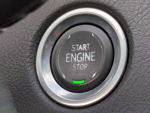 Used 2019 Cadillac XT4 Premium Luxury image 31