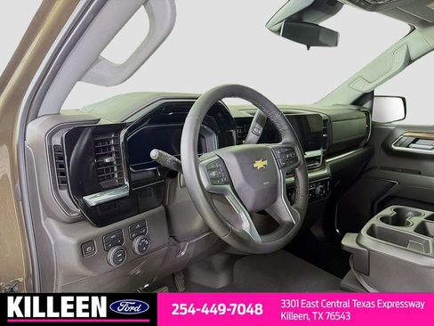 Used 2023 Chevrolet Silverado 1500 LT image 10