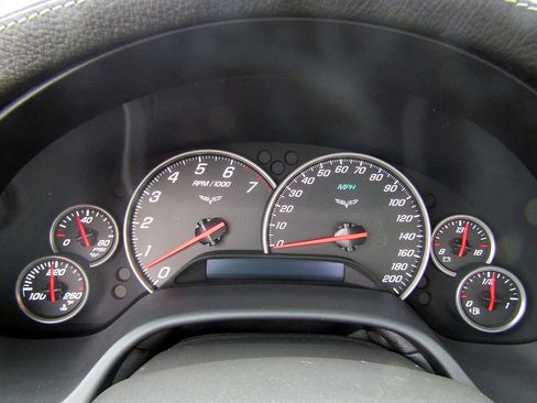 Used 2008 Chevrolet Corvette Convertible w/ Preferred Equipment Group RWD image 18