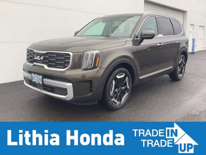 Used 2024 Kia Telluride S w/ S Sunroof Package