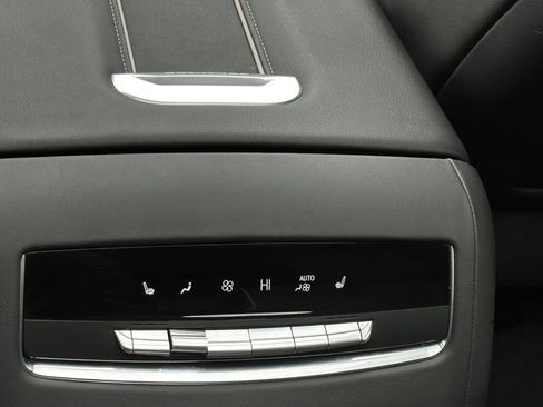 Used 2025 Cadillac Escalade Premium Luxury AWD/4WD image 29