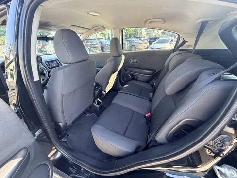 Used 2019 Honda HR-V LX image 41