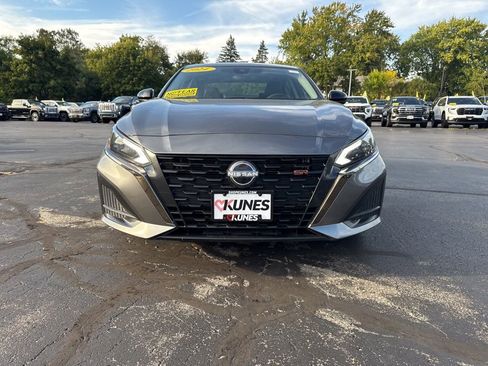 Used 2024 Nissan Altima 2.5 SR w/ SR Premium Package image 10