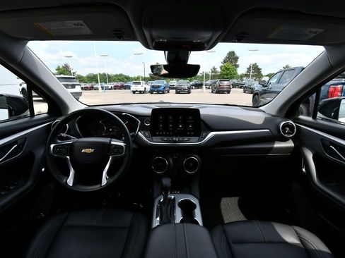 Used 2023 Chevrolet Blazer LT w/ Sound & Technology Package AWD/4WD image 3