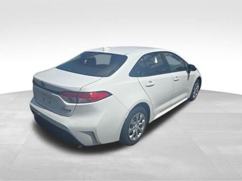 Used 2023 Toyota Corolla LE image 8