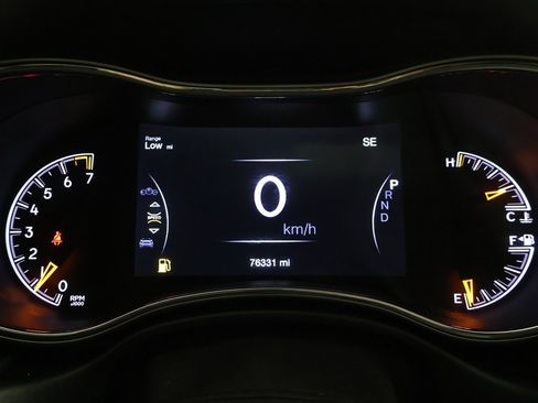 Used 2018 Jeep Grand Cherokee Altitude image 34