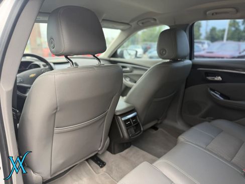 Used 2018 Chevrolet Impala LT w/ LT Convenience Package FWD image 14