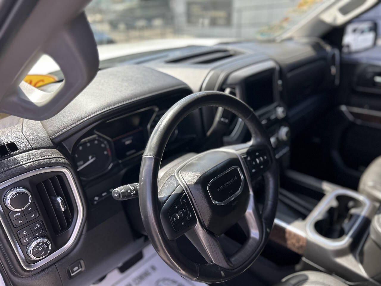 Used 2019 GMC Sierra 1500 Denali w/ Denali Ultimate Package AWD/4WD image 12